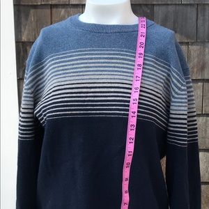Gap sweater